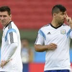 Lionel Messi en Sergio Agüero tijdens een training van de Argentijnse nationale ploeg